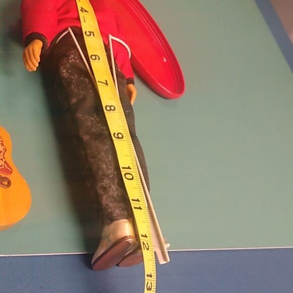 Elvis Presley Enterprise Inc. Red Display Stand, Guitar, Doll 1993 - Picture 10 of 10